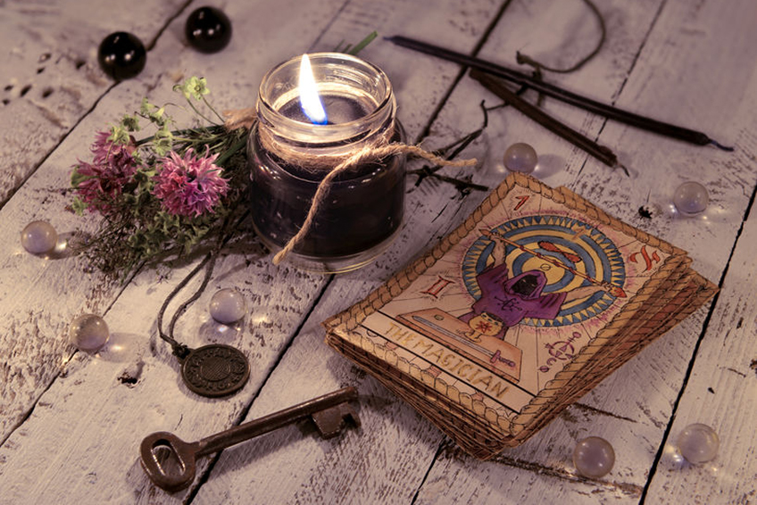The pros and cons of tarot