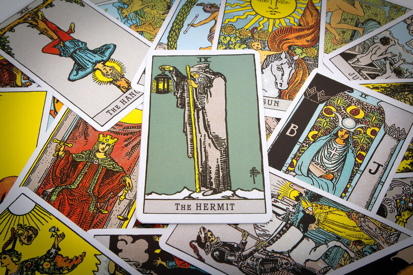 Read more about the article Learn Tarot Online: The Hermit