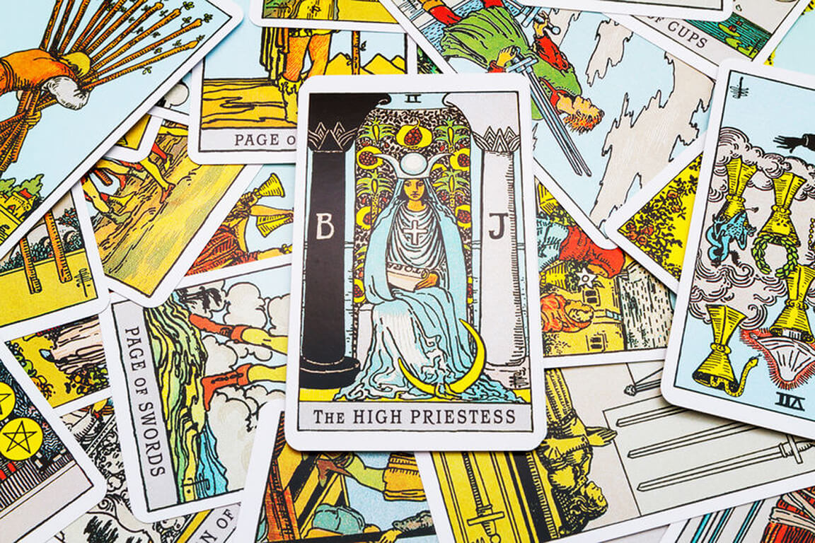 Read more about the article Tarot cards: The High Priestess