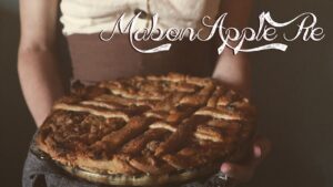 Read more about the article How to Make the Perfect Apple Pie || Kitchen Witchery