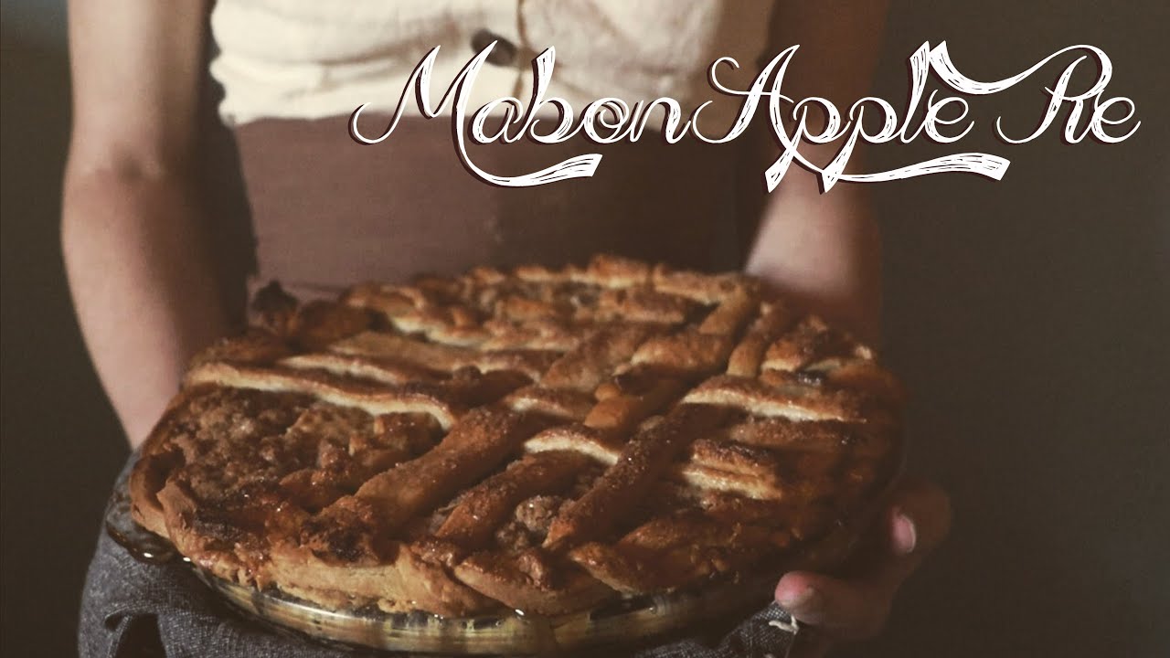 You are currently viewing How to Make the Perfect Apple Pie || Kitchen Witchery